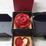 Box ROSA + Cuore Diamante in cioccolato Makò personalizzato gr 250